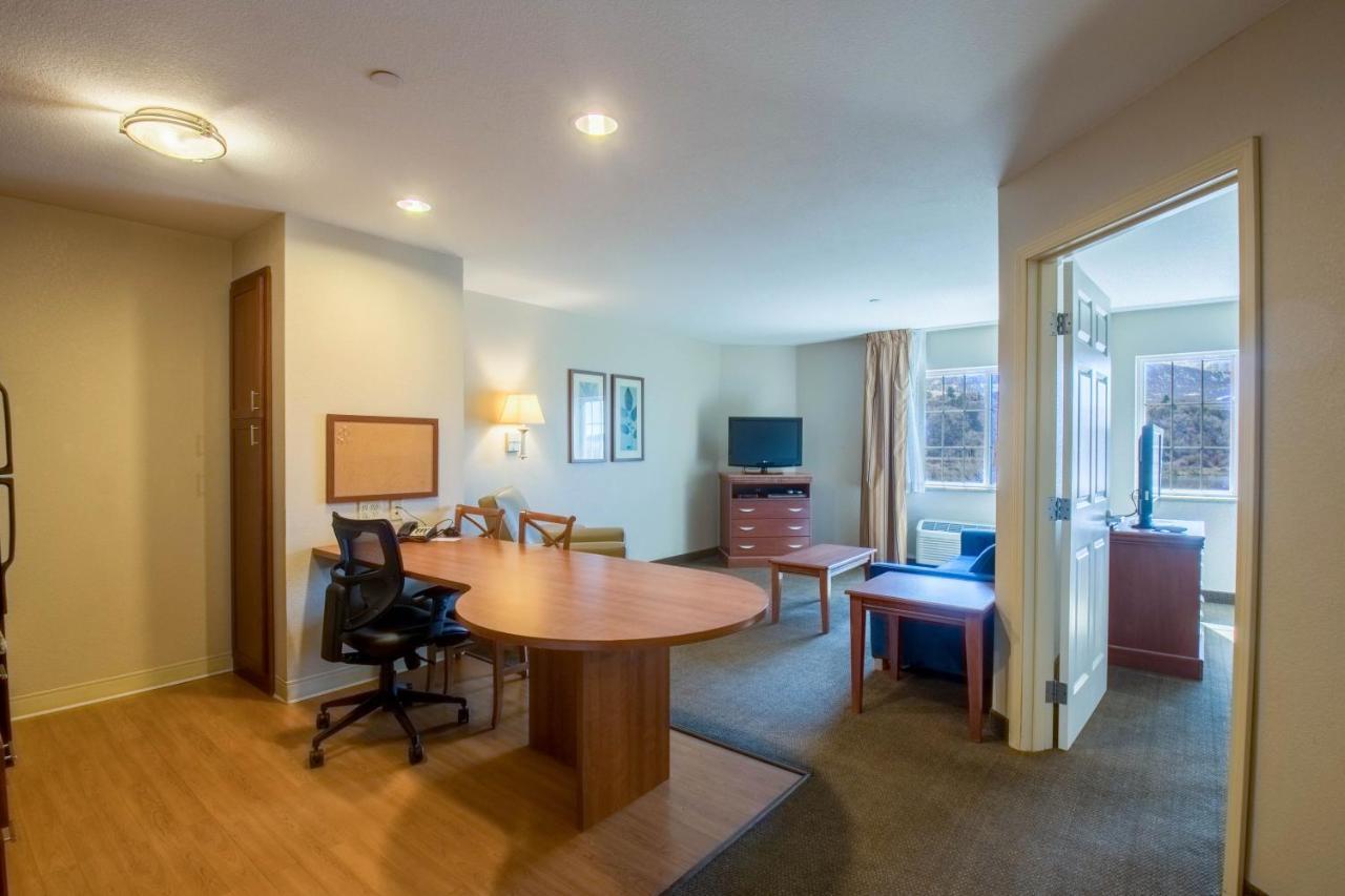 Western Slope Suites Parachute Bagian luar foto