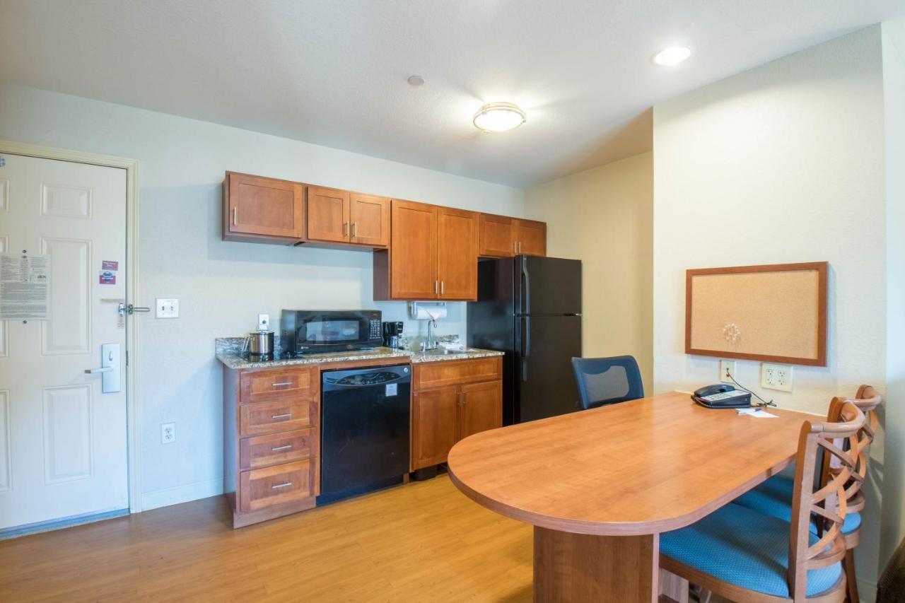 Western Slope Suites Parachute Bagian luar foto